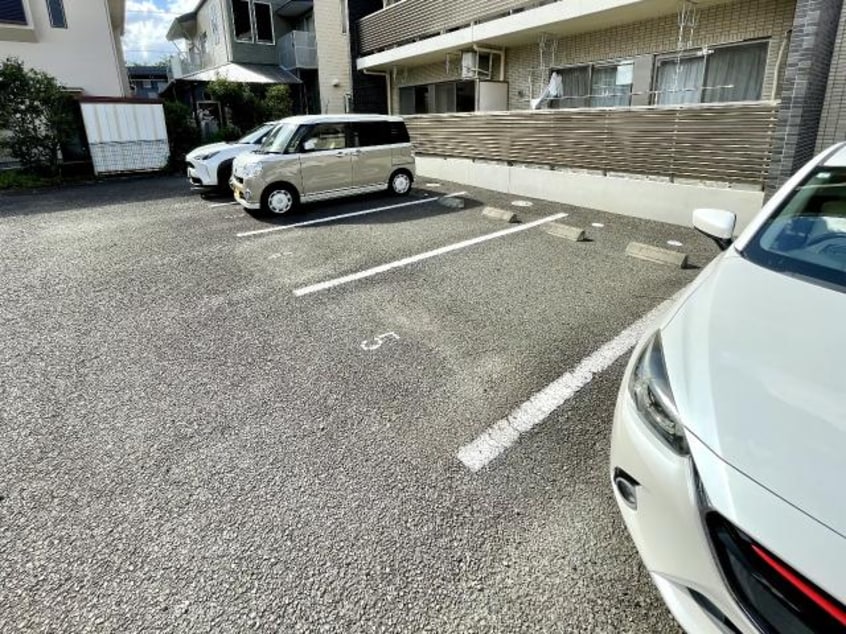  東海道本線/静岡駅 バス19分松富団地入口下車:停歩3分 1階 築15年