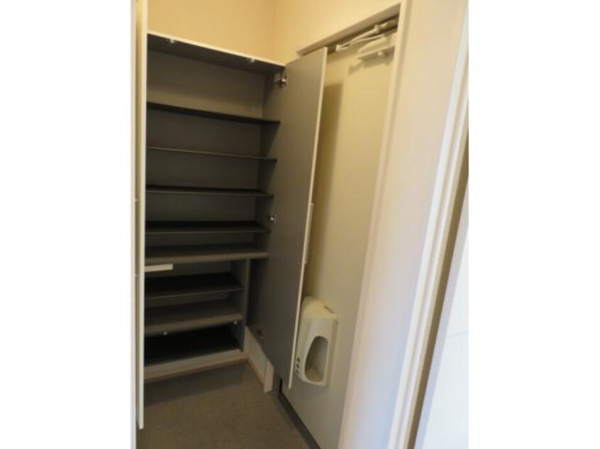  東海道本線/安倍川駅 徒歩16分 2階 築16年