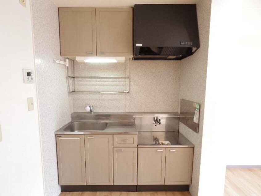  東海道本線/静岡駅 バス19分記念碑前下車:停歩3分 1階 築28年