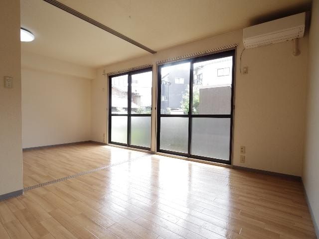  東海道本線/静岡駅 バス19分記念碑前下車:停歩3分 1階 築28年