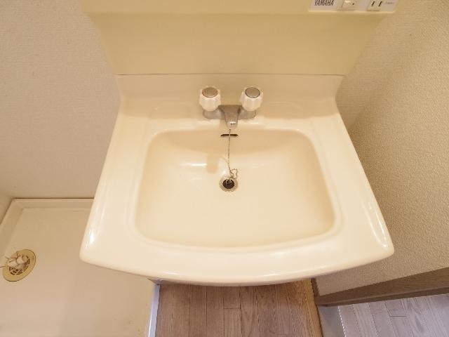  東海道本線/静岡駅 バス19分記念碑前下車:停歩3分 1階 築28年