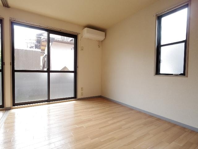  東海道本線/静岡駅 バス19分記念碑前下車:停歩3分 1階 築28年