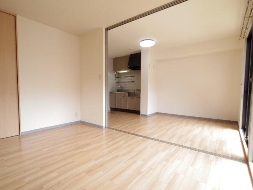  東海道本線/静岡駅 バス19分記念碑前下車:停歩3分 1階 築28年