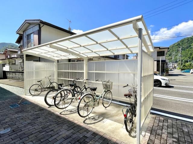  東海道本線/静岡駅 バス25分新丸子下車:停歩6分 1階 築18年