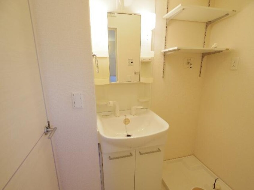  東海道本線/安倍川駅 徒歩11分 1階 築13年