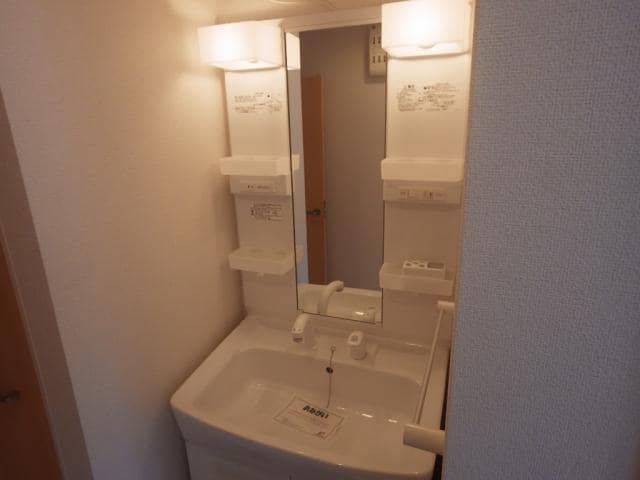  東海道本線/静岡駅 バス33分県工業技術研究所下車:停歩3分 2階 築16年