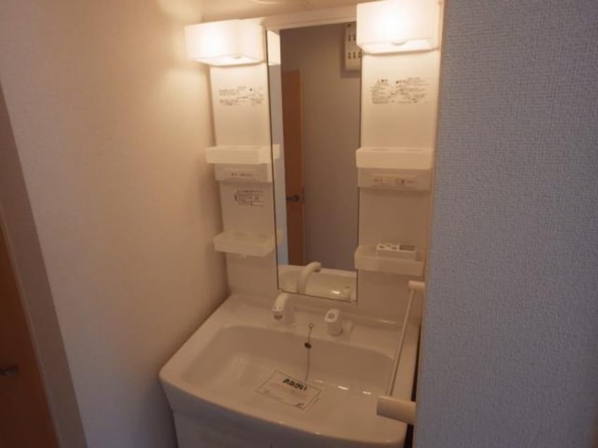  東海道本線/静岡駅 バス33分県工業技術研究所下車:停歩3分 2階 築16年