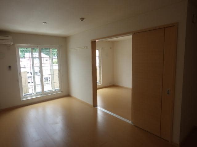  東海道本線/静岡駅 バス33分県工業技術研究所下車:停歩3分 2階 築16年