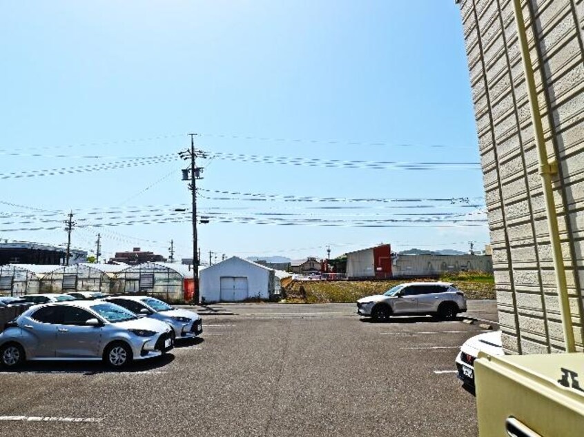  東海道本線/静岡駅 バス22分千代田七丁目東部体育館入口下車:停歩4分 1階 築9年