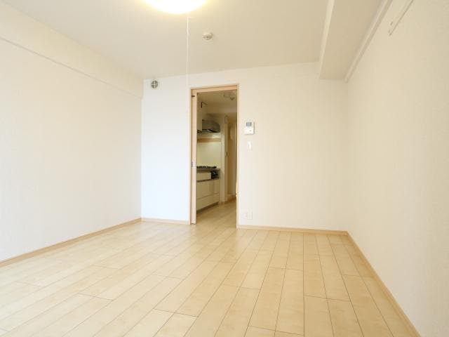  東海道本線/静岡駅 バス17分千代田三丁目下車:停歩4分 1階 築11年