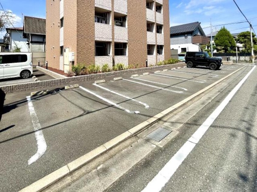  東海道本線/静岡駅 バス17分千代田三丁目下車:停歩3分 1階 築10年