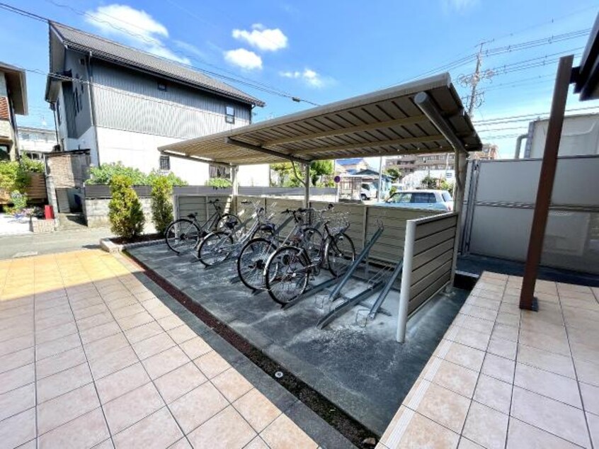  東海道本線/静岡駅 バス17分千代田三丁目下車:停歩3分 1階 築10年