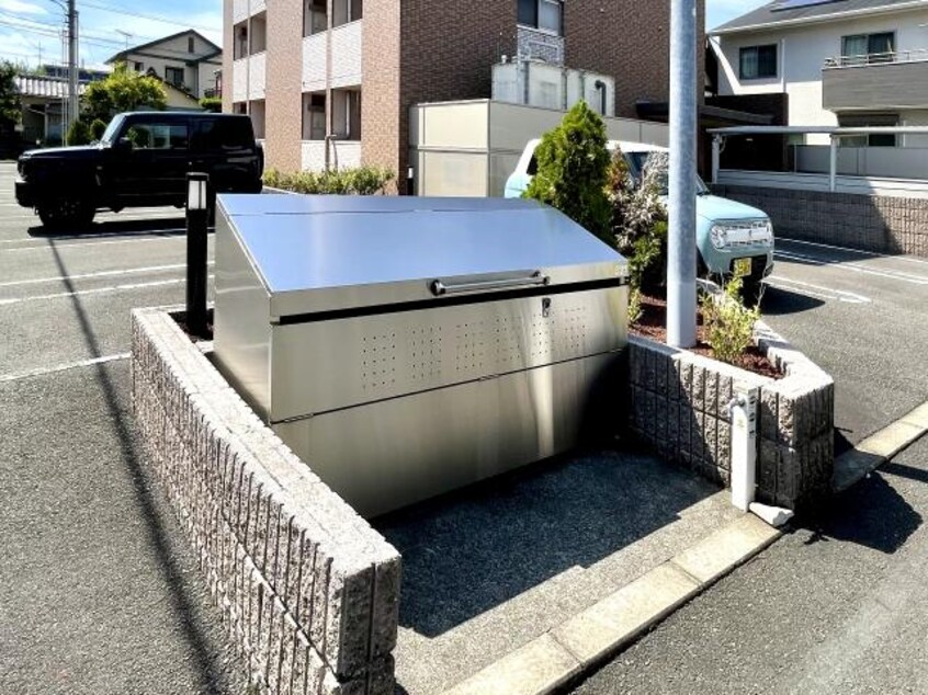  東海道本線/静岡駅 バス17分千代田三丁目下車:停歩3分 1階 築10年