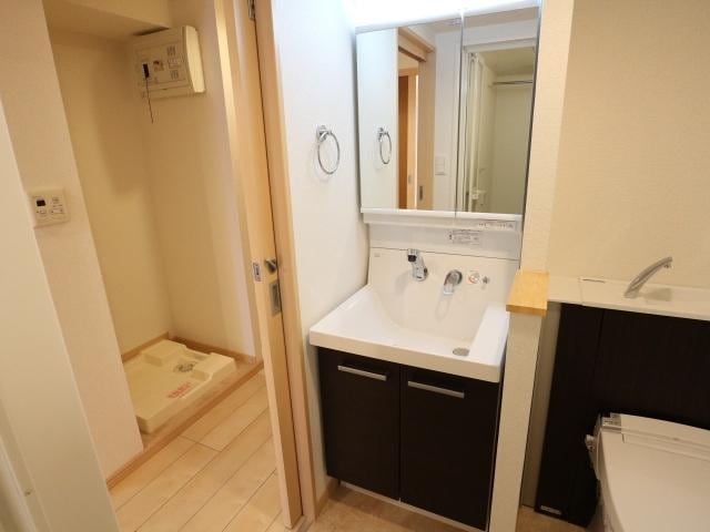  東海道本線/静岡駅 バス17分千代田三丁目下車:停歩4分 1階 築11年