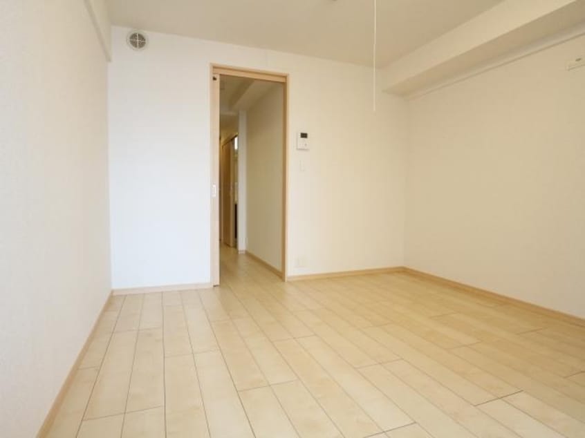  東海道本線/静岡駅 バス17分千代田三丁目下車:停歩4分 1階 築11年