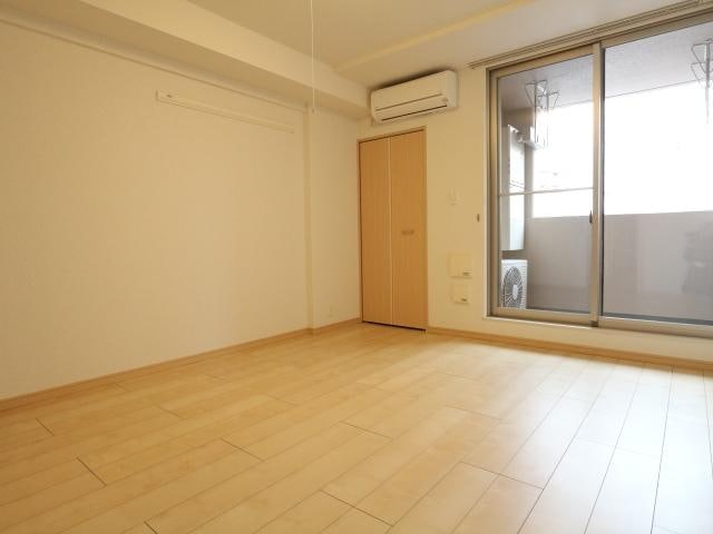  東海道本線/静岡駅 バス17分千代田三丁目下車:停歩4分 1階 築11年