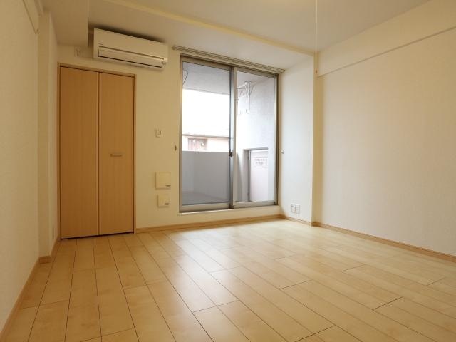  東海道本線/静岡駅 バス17分千代田三丁目下車:停歩4分 1階 築11年