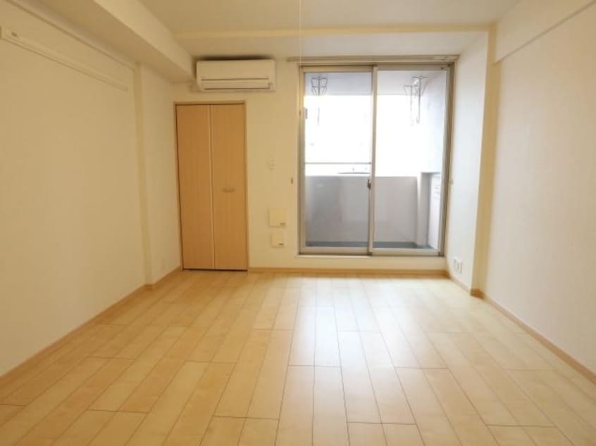  東海道本線/静岡駅 バス17分千代田三丁目下車:停歩4分 1階 築11年