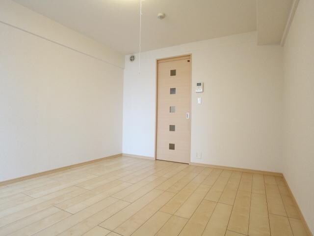  東海道本線/静岡駅 バス17分千代田三丁目下車:停歩4分 1階 築11年