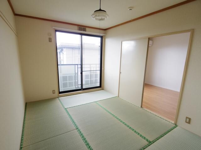  東海道本線/静岡駅 バス12分若松町下車:停歩1分 2階 築33年