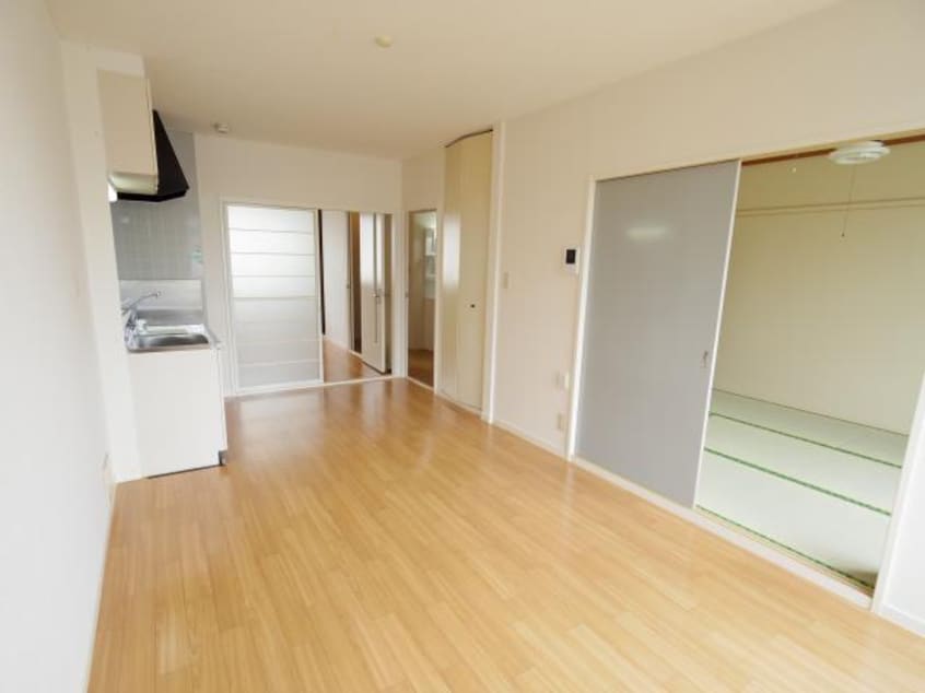  東海道本線/静岡駅 バス12分若松町下車:停歩1分 2階 築33年