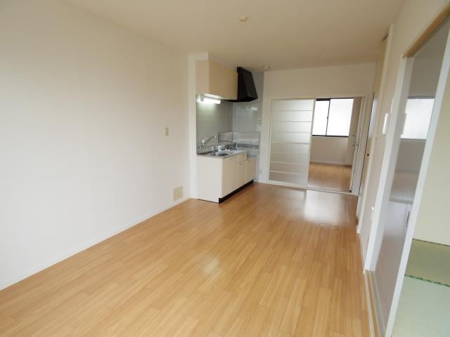  東海道本線/静岡駅 バス12分若松町下車:停歩1分 2階 築33年