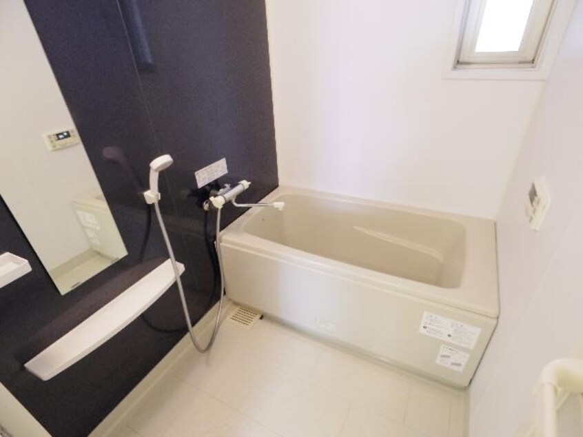  東海道本線/静岡駅 バス20分御新田上下車:停歩4分 1階 築12年