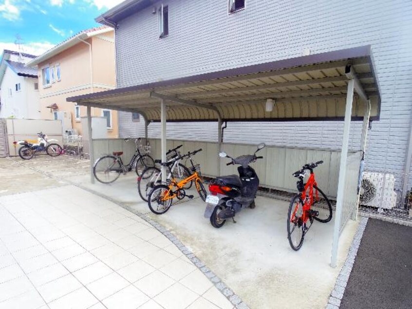  東海道本線/静岡駅 バス27分松富下車:停歩7分 4階 築9年