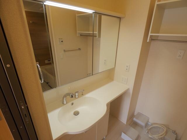  東海道本線/静岡駅 バス28分東高前下車:停歩5分 1階 築9年