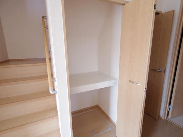  静岡鉄道静岡清水線/新静岡駅 バス17分柳新田北下車:停歩1分 1-2階 築12年