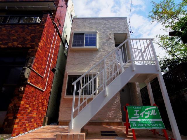  東海道本線/静岡駅 バス11分一番町下車:停歩3分 1階 築8年