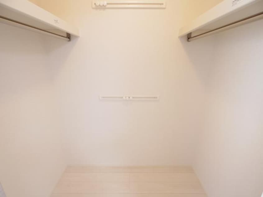  東海道本線/安倍川駅 徒歩21分 2階 築8年