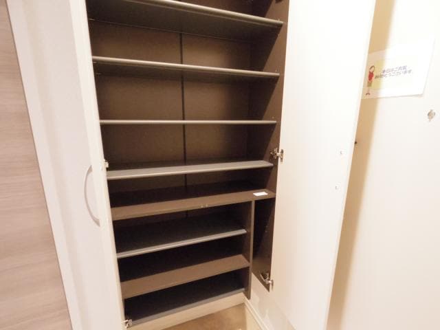  東海道本線/安倍川駅 徒歩21分 2階 築8年