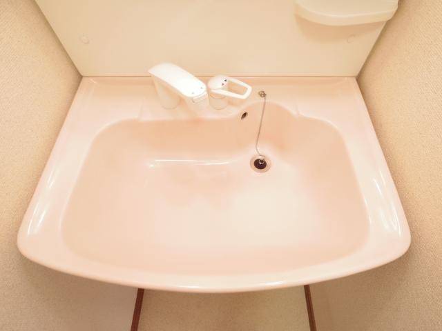  東海道本線/静岡駅 バス18分籠上中下車:停歩5分 1階 築19年