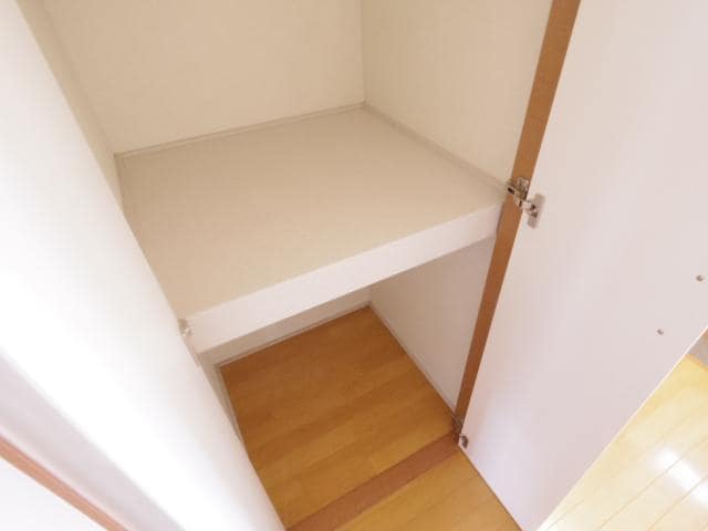  東海道本線/静岡駅 バス18分籠上中下車:停歩5分 1階 築19年