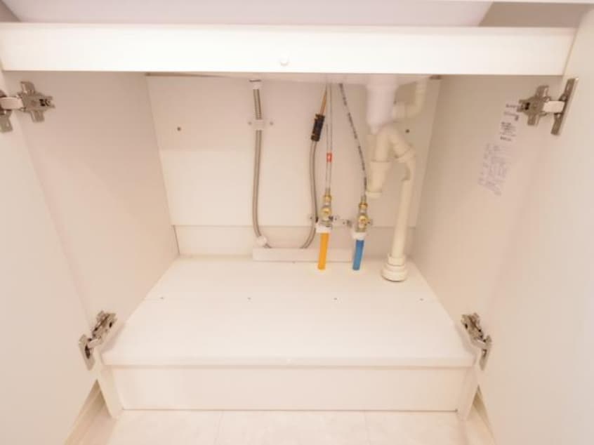  東海道本線/静岡駅 バス21分沓谷東・アプリイ沓谷前下車:停歩3分 2階 築7年