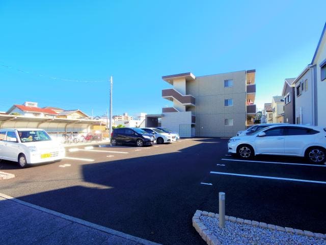  東海道本線/静岡駅 バス18分竜南1丁目下車:停歩9分 1階 築6年