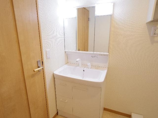  東海道本線/静岡駅 バス18分竜南1丁目下車:停歩9分 1階 築6年