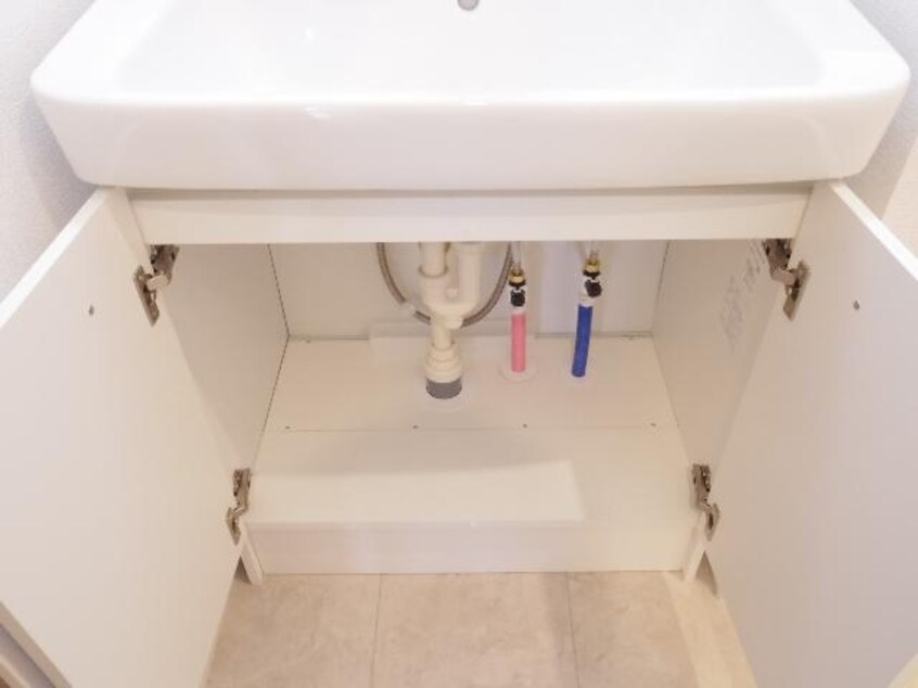  東海道本線/静岡駅 バス26分御新田上下車:停歩4分 1階 築3年