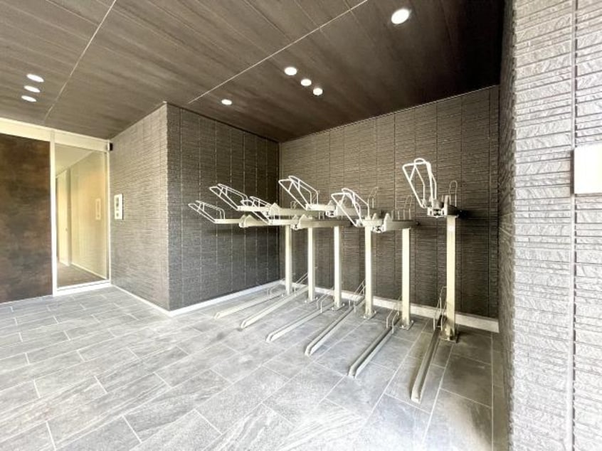  東海道本線/静岡駅 バス18分安東二丁目北下車:停歩3分 3階 築2年