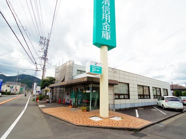 静清信用金庫伝馬町新田支店(銀行)まで651m 東海道本線/静岡駅 バス25分秋山町下車:停歩2分 2階 築18年