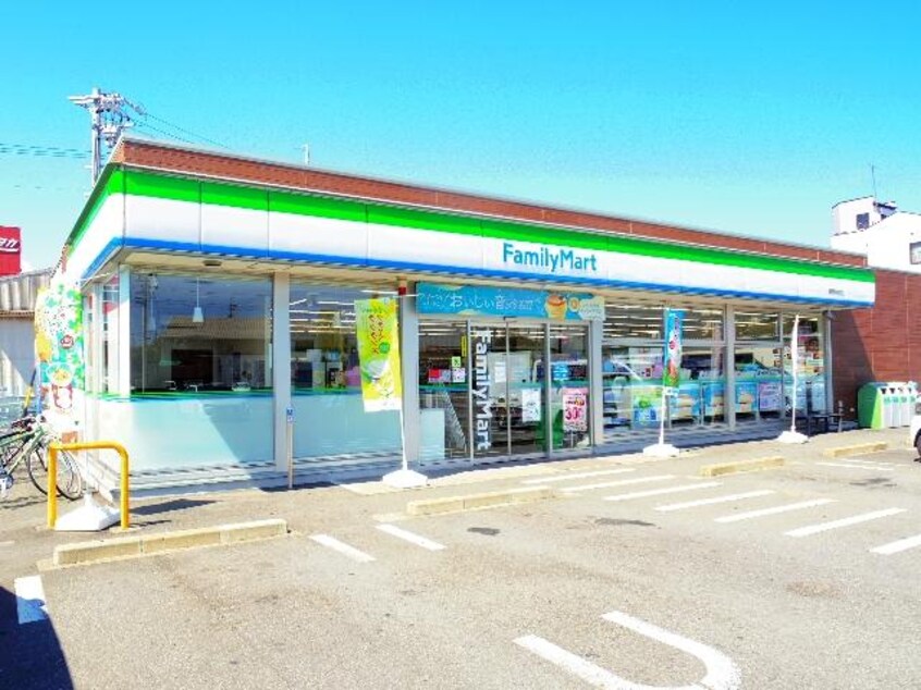 ファミリーマート静岡用宗店(コンビニ)まで964m 東海道本線/安倍川駅 徒歩28分 1階 1年未満