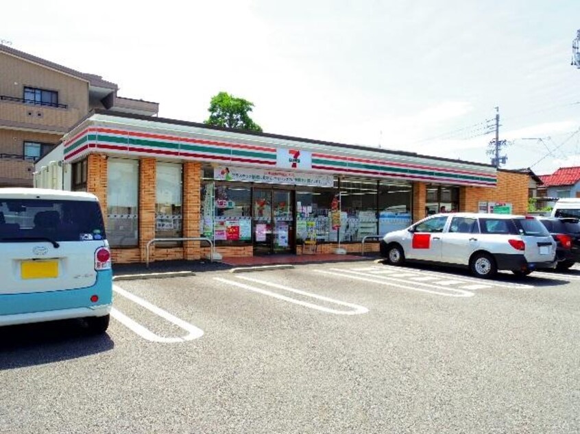 セブンイレブン静岡上足洗店(コンビニ)まで396m 東海道本線/静岡駅 バス16分千代田一丁目下車:停歩6分 3階 1年未満