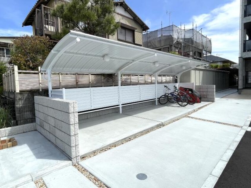  東海道本線/静岡駅 バス22分千代田七丁目東部体育館入口下車:停歩5分 1階 1年未満