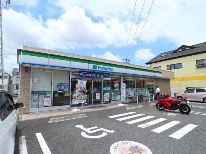 ファミリーマート静岡南瀬名町店(コンビニ)まで775m 東海道本線/静岡駅 バス24分川合下車:停歩7分 1階 築25年