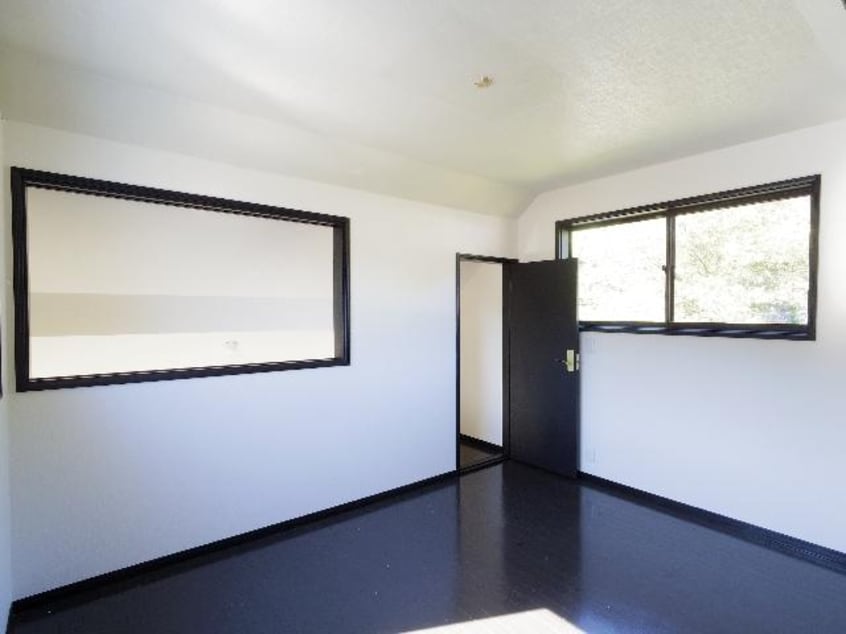  東海道本線/静岡駅 バス31分新丸子下車:停歩6分 1-2階 築29年