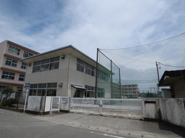 静岡市立長田南中学校(中学校/中等教育学校)まで1219m 東海道本線/静岡駅 バス38分下川原団地下車:停歩6分 1-2階 築13年