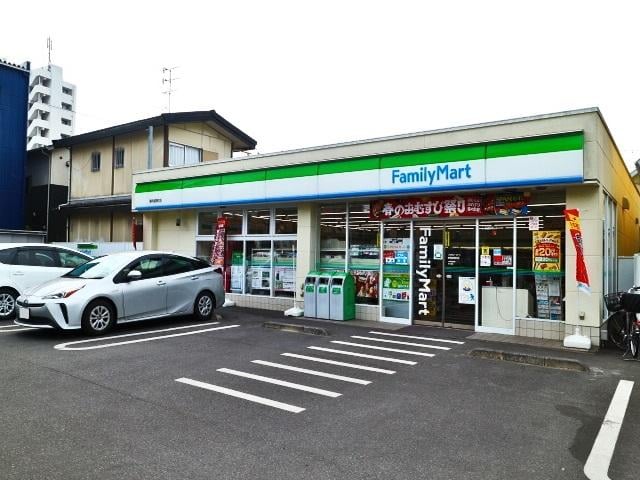 ファミリーマート静岡城東町店(コンビニ)まで664m 東海道本線/静岡駅 バス13分銭座町下車:停歩6分 3階 建築中