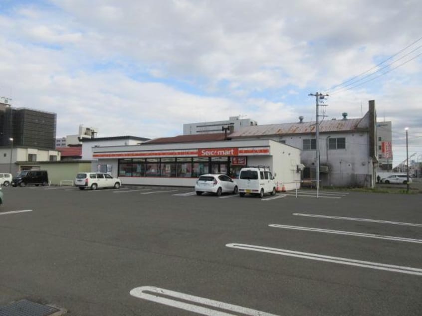 セイコマート鈴蘭新通店(コンビニ)まで127m ｼﾝｾｲﾊﾟﾚｽ