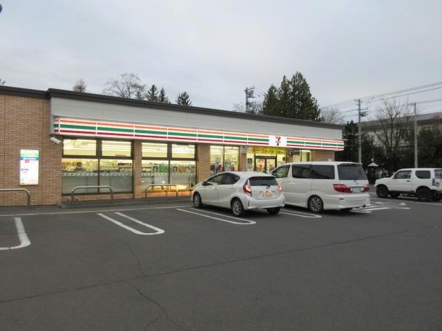 セブンイレブン東8条南12丁目店(コンビニ)まで120m ｸﾞﾗﾝﾄﾞｺﾓﾝｽﾞⅡ